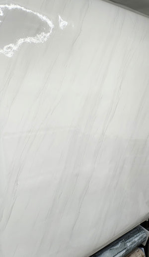 TEXTURA TIPO MARMOL BLANCA BRILLANTE SUAVE 120cm DEKOADHESIVO