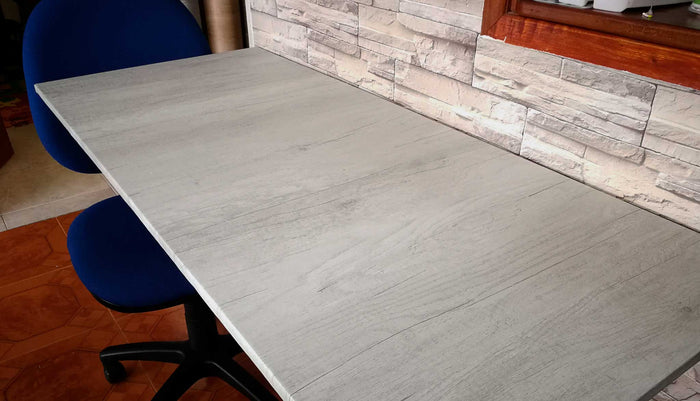 TEXTURA TIPO MADERA ROBLE GRIS 120cm DEKOADHESIVO